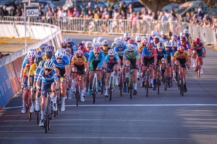 sports-photography-adelaide freelance-sports-photographer football-photographer